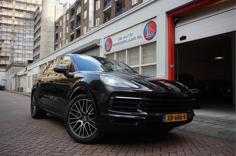 Zwart Gebruikt 2017 Porsche Cayenne SUV | € 52.940 (Goede deal) - Afbeelding 1/4