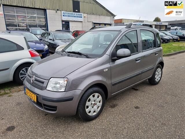 Grijs Gebruikt 2011 Fiat Panda Hatchback | € 2.750 (Eerlijke prijs) - Afbeelding 1/4