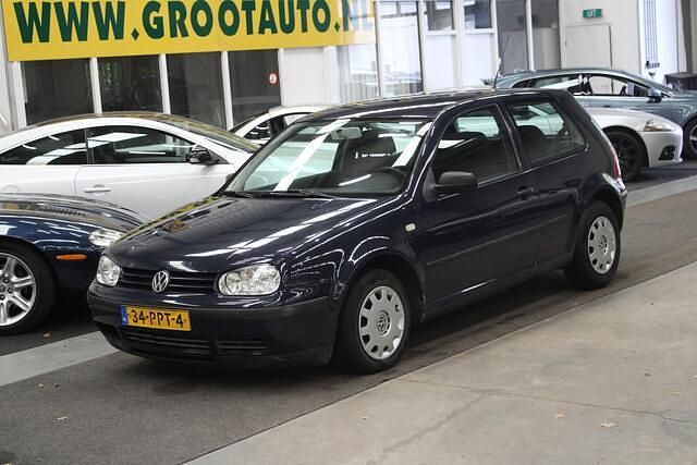 Blauw Gebruikt 1999 VW Golf IV Trendline Hatchback | € 744 (Super prijs) - Afbeelding 1/4