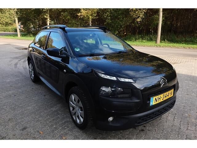 Zwart Gebruikt 2017 Citroën C4 Feel SUV | € 7.199 (Goede deal) - Afbeelding 1/4
