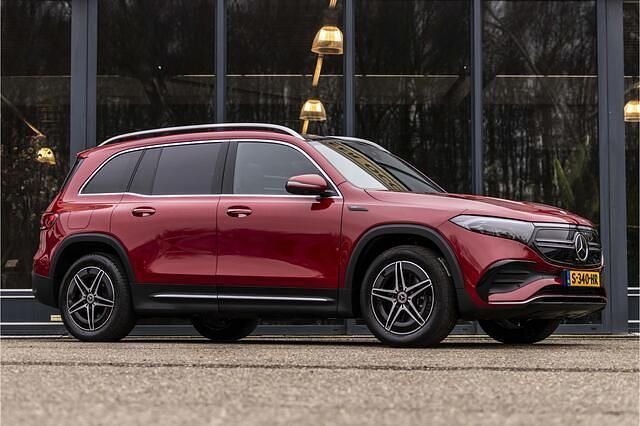 Occasion Mercedes EQB300 AMG line 167 kW (228 PK) 2022 Rood SUV