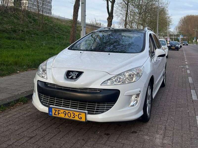 Wit Gebruikt 2008 Peugeot 308 Stationwagen | € 2.450 (Eerlijke prijs) - Afbeelding 1/4