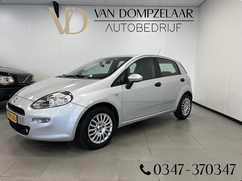 Grijs Gebruikt 2012 Fiat Punto Pop Hatchback | € 4.950 (Iets duurder) - Afbeelding 1/4