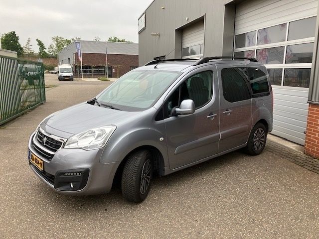 Grijs Gebruikt 2017 Peugeot Partner Tepee Active MPV | € 13.450 (Eerlijke prijs) - Afbeelding 1/4