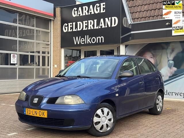 Blauw (metallic) Occasion 2003 Seat Ibiza Stella Hatchback | € 1.250 (Eerlijke prijs) - Afbeelding 1/4