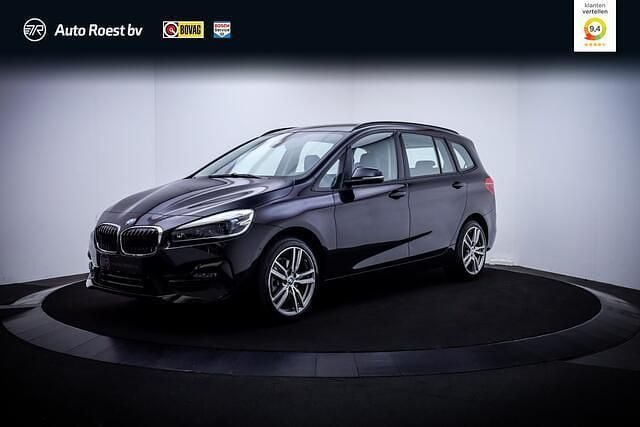 Zwart Gebruikt 2020 BMW 218 Sport Line MPV | € 23.750 (Eerlijke prijs) - Afbeelding 1/3