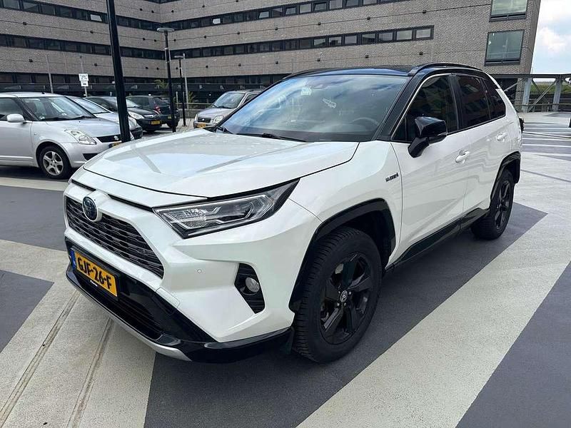 Wit Gebruikt 2019 Toyota RAV4 SUV | € 29.500 (Eerlijke prijs) - Afbeelding 1/4