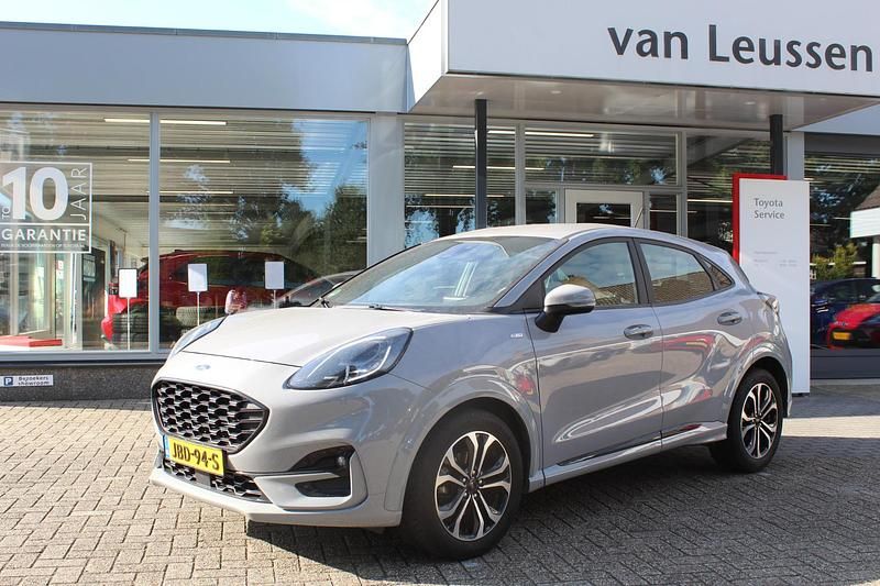 Grijs Gebruikt 2023 Ford Puma ST-Line SUV | € 18.390 (Eerlijke prijs) - Afbeelding 1/4