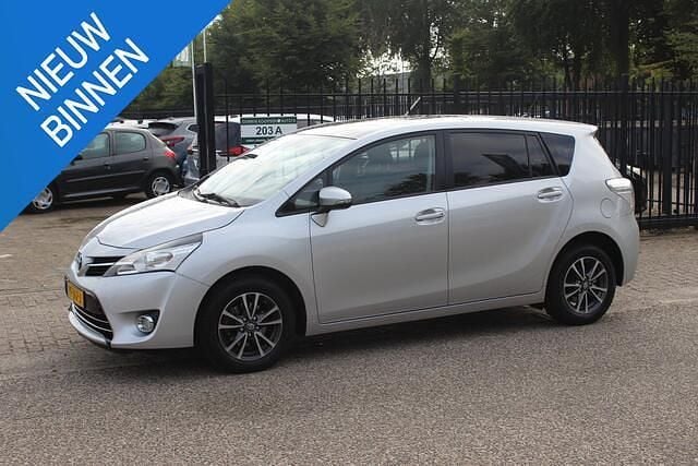 Grijs Gebruikt 2014 Toyota Verso Business Edition MPV | € 10.950 (Goede deal) - Afbeelding 1/4