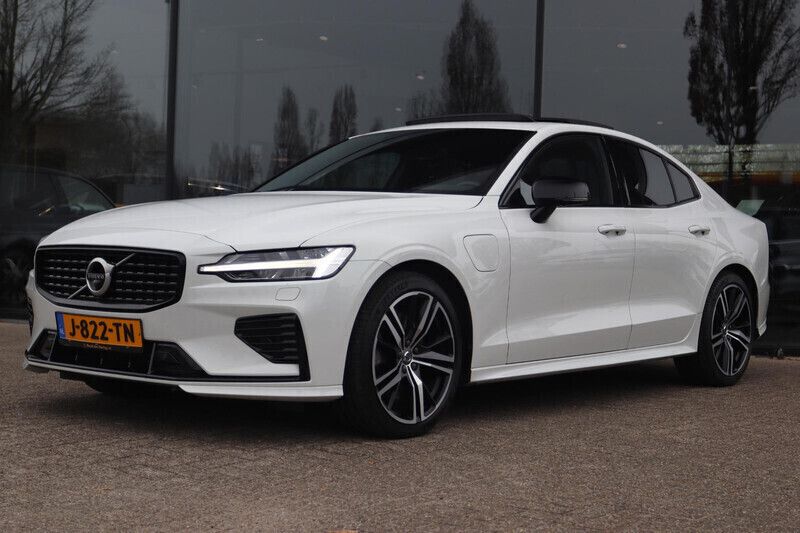 Wit Gebruikt 2020 Volvo S60 R-Design Sedan | € 35.450 (Eerlijke prijs) - Afbeelding 1/4