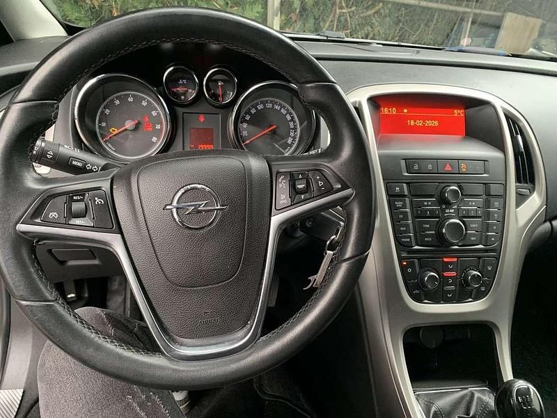 Occasion Opel Astra Edition 101 PK (74 kW) 2010 Grijs MPV