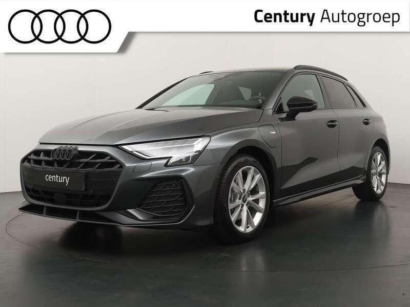 Grijs Nieuw 2025 Audi A3 Sportback e-tron Ambiente Sedan | € 52.870 (Eerlijke prijs) - Afbeelding 1/4