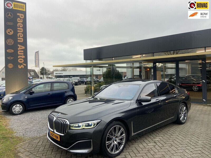 Grijs Gebruikt 2020 BMW 740 Executive Sedan | € 54.499 - Afbeelding 1/4