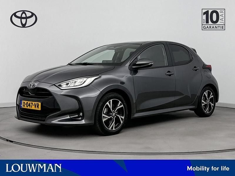 Grijs Gebruikt 2024 Toyota Yaris Hybrid Edition Hatchback | € 25.950 (Eerlijke prijs) - Afbeelding 1/3