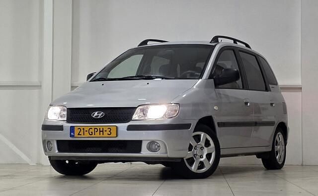 Grijs Gebruikt 2008 Hyundai Matrix Active MPV | € 2.344 (Eerlijke prijs) - Afbeelding 1/4