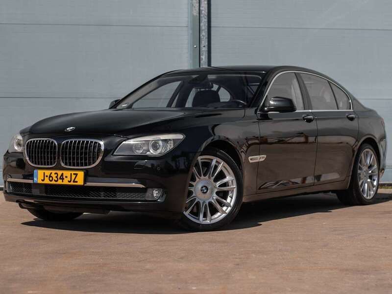 Zwart, metallic lak Gebruikt 2011 BMW 750 Sedan | € 16.995 - Afbeelding 1/4