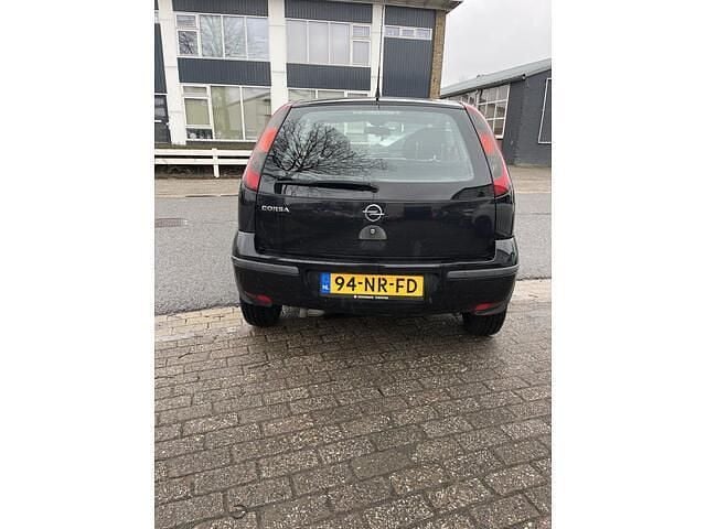 Occasion Opel Corsa Essentia 60 PK (44 kW) 2004 Zwart Hatchback