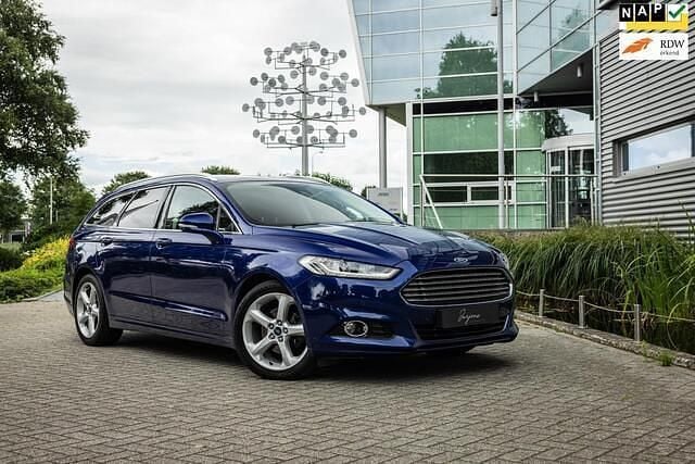 Blauw, metallic lak Gebruikt 2015 Ford Mondeo Titanium Stationwagen | € 15.650 (Iets duurder) - Afbeelding 1/4