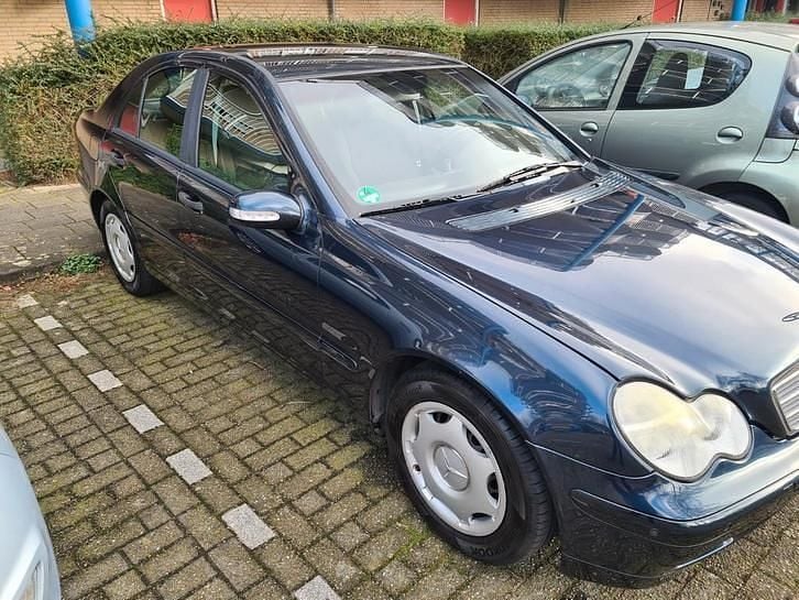Gebruikt 2003 Mercedes C180 Sedan | € 2.375 (Goede deal) - Afbeelding 1/4