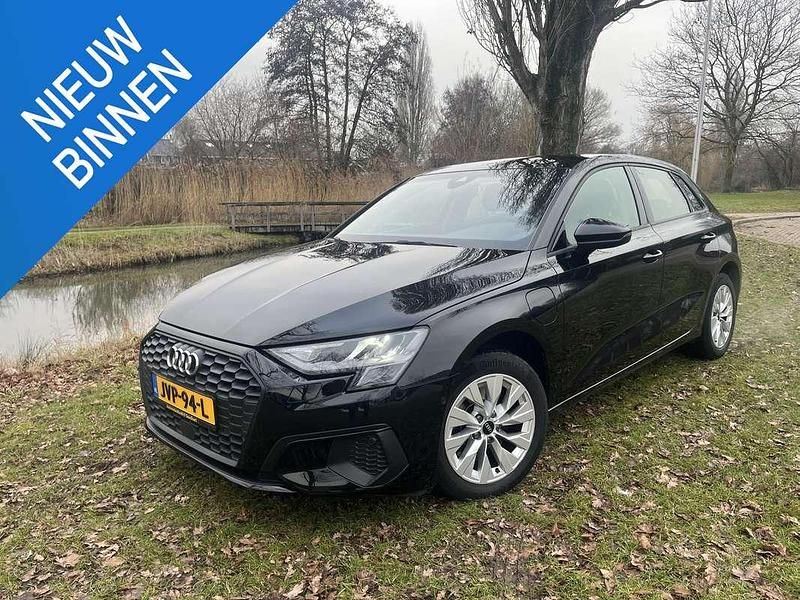 Zwart Occasion 2021 Audi A3 Sportback e-tron Hatchback | € 22.450 (Super prijs) - Afbeelding 1/4