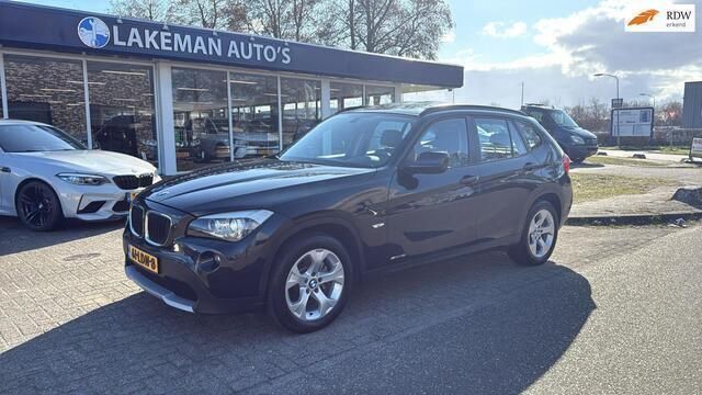 Zwart Gebruikt 2010 BMW X1 SUV | € 11.950 - Afbeelding 1/4