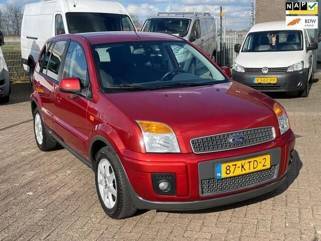 Rood Gebruikt 2010 Ford Fusion Futura MPV | € 3.450 (Eerlijke prijs) - Afbeelding 1/4