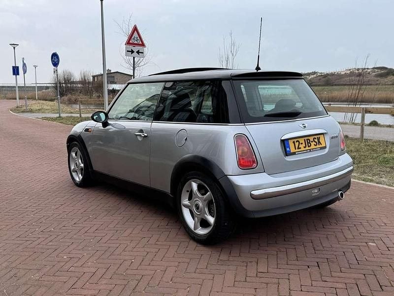 Occasion Mini Cooper 116 PK (85 kW) 2002 Zilver Hatchback