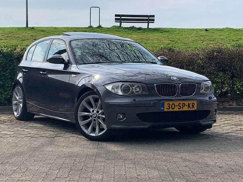 Grijs Gebruikt 2006 BMW 130 Executive Hatchback | € 9.950 (Eerlijke prijs) - Afbeelding 1/4