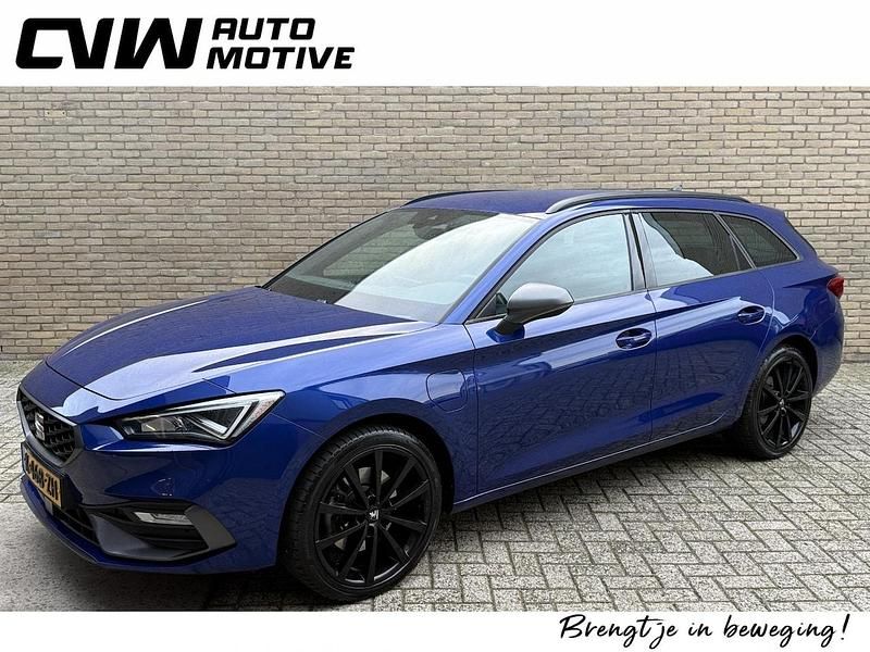 Blauw Gebruikt 2021 Seat Leon ST FR Stationwagen | € 18.900 (Goede deal) - Afbeelding 1/4