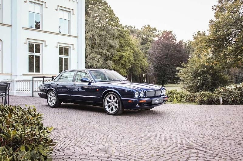 Blauw Gebruikt 2002 Jaguar XJR Supercharged Sedan | € 17.950 - Afbeelding 1/4