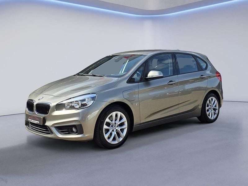 Grijs Gebruikt 2017 BMW 225 Active Tourer iPerformance MPV | € 16.950 (Eerlijke prijs) - Afbeelding 1/4