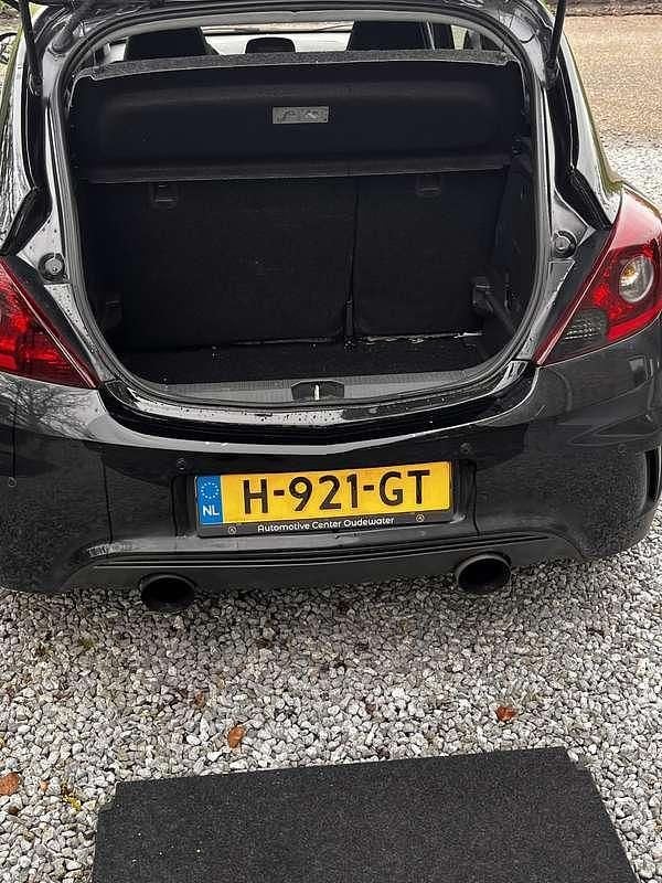 Occasion Opel Corsa OPC 211 PK (155 kW) 2011 Zwart MPV