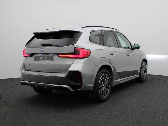 Zilver Nieuw 2025 BMW iX1 M Sport SUV | € 58.763 (Goede deal) - Afbeelding 1/4