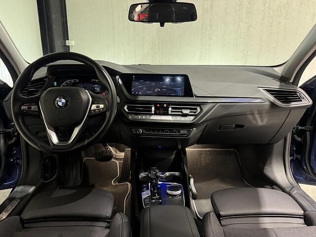 Occasion BMW 118 Sport Line 140 PK (102 kW) 2020 Blauw Hatchback