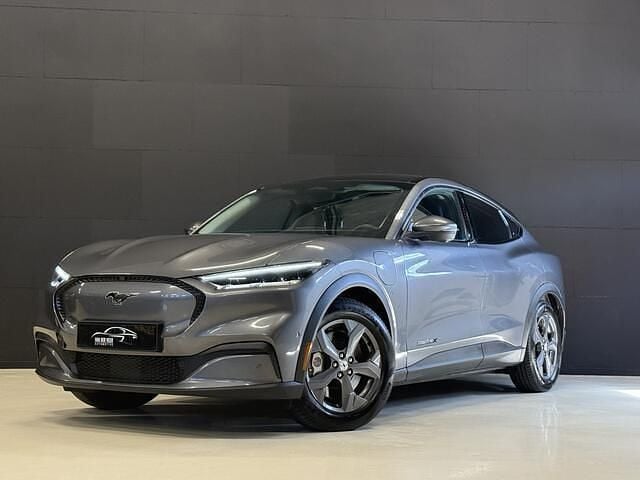 Grijs Gebruikt 2021 Ford Mustang Mach-E SUV | € 25.800 (Eerlijke prijs) - Afbeelding 1/4