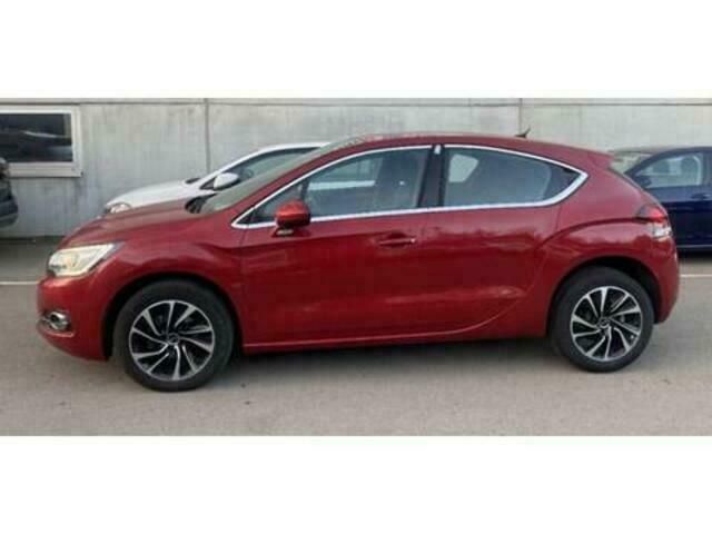 Rood Occasion 2018 DS Automobiles DS4 So Chic Sedan | € 19.990 - Afbeelding 1/1