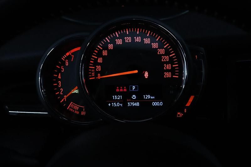 Occasion Mini Cooper Comfort 136 PK (100 kW) 2020 Rood Hatchback