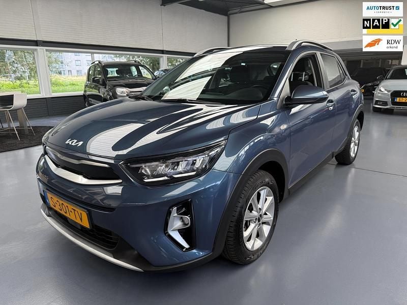 Blauw Gebruikt 2023 Kia Stonic SUV | € 17.950 (Super prijs) - Afbeelding 1/4