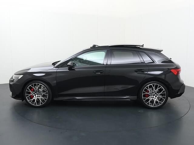Nieuw Audi RS3 Sportback Premium 401 PK (294 kW) 2025 Zwart (metallic) Hatchback