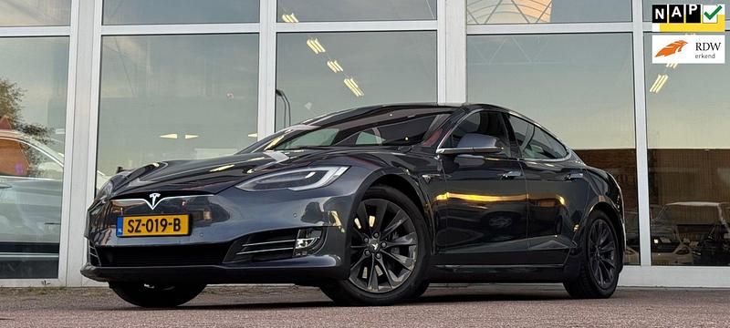 Grijs (metallic) Gebruikt 2018 Tesla Model S Hatchback | € 24.244 (Super prijs) - Afbeelding 1/3