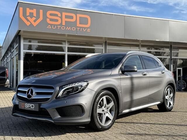 Grijs Gebruikt 2014 Mercedes GLA200 Edition 1 SUV | € 16.450 (Eerlijke prijs) - Afbeelding 1/4