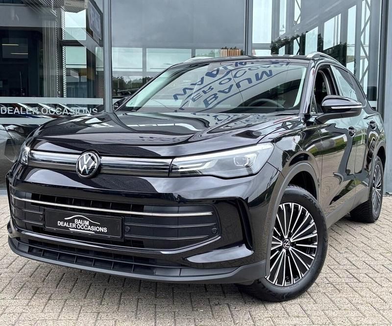 Zwart Gebruikt 2024 VW Tiguan Business SUV | € 39.750 (Super prijs) - Afbeelding 1/4