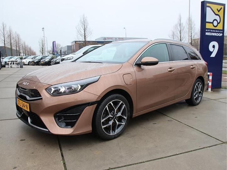 Occasion Kia Ceed Sportswagon Exclusive 141 PK (103 kW) 2022 Bruin Stationwagen
