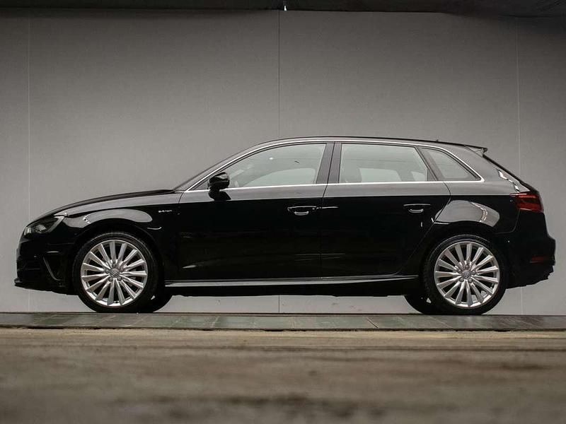 Zwart Gebruikt 2015 Audi A3 Sportback e-tron S-line plus Sedan | € 14.945 (Iets duurder) - Afbeelding 1/4