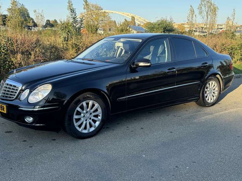 Zwart Gebruikt 2007 Mercedes E280 Elegance Sedan | € 5.250 (Goede deal) - Afbeelding 1/4