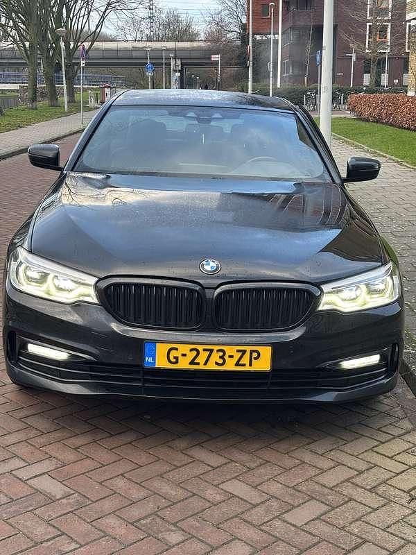 Zwart Gebruikt 2020 BMW 520 Sedan | € 25.250 (Super prijs) - Afbeelding 1/4