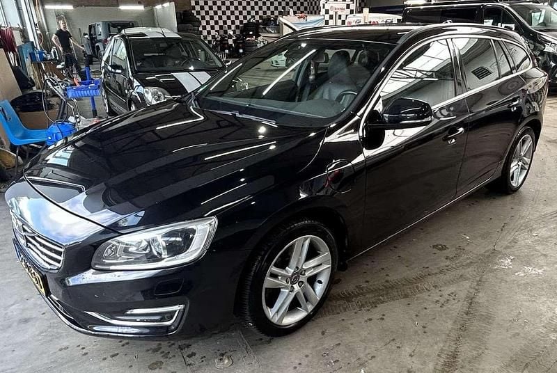 Zwart Gebruikt 2013 Volvo V60 Stationwagen | € 7.000 (Eerlijke prijs) - Afbeelding 1/4