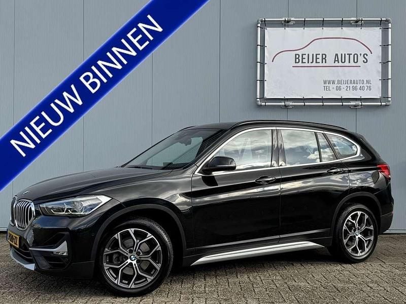 Zwart Gebruikt 2020 BMW X1 Executive SUV | € 24.500 (Eerlijke prijs) - Afbeelding 1/4
