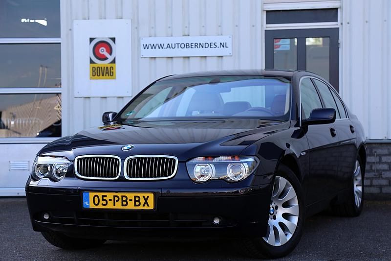 Blauw, metallic lak Gebruikt 2004 BMW 745 Executive Sedan | € 9.900 - Afbeelding 1/4