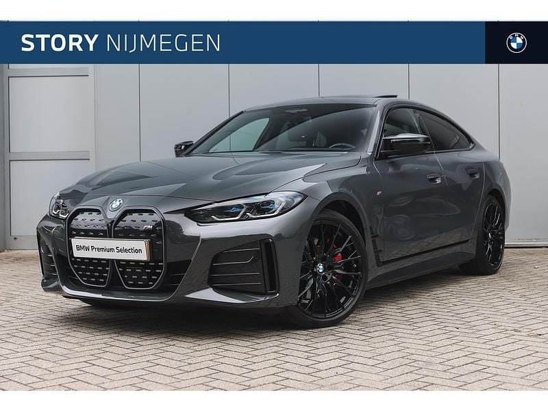 Grijs Gebruikt 2023 BMW i4 Comfort Edition Sedan | € 53.450 (Eerlijke prijs) - Afbeelding 1/4